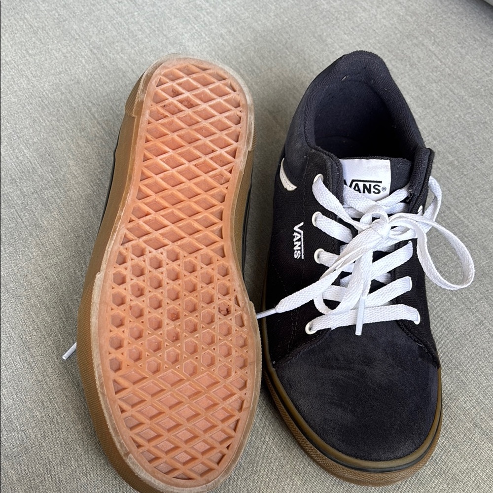 Vans Seldan style youth blue shoes.  Size 5. - Picture 3 of 4